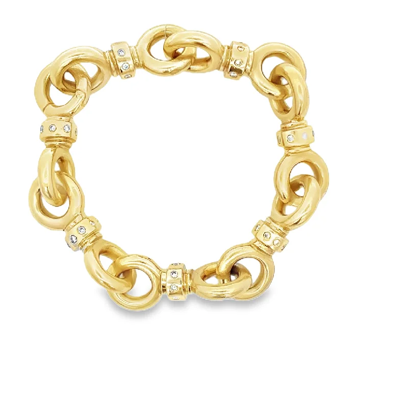 Silver cuff women bracelets-Substantial Diamond Accented Circle Link Bracelet in Yellow Gold