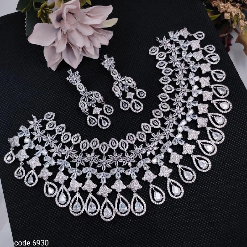 Metal women necklaces-Aamrapali Silver Plated American Diamond Necklace Set