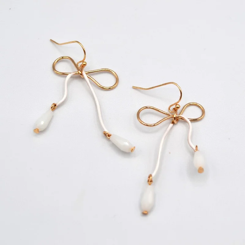 Beautiful gold women earrings-Bow Earrings