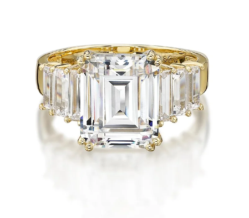 Vintage women rings-Dress ring with 6.97 carats* of diamond simulants in 10 carat yellow gold